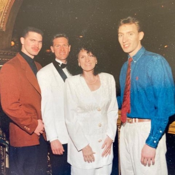 Meet your Posher, Douglas - Picture 1 of 1